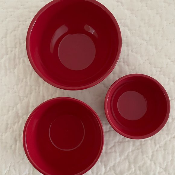 Set of Three Nesting Bowls - Picture 4 of 7